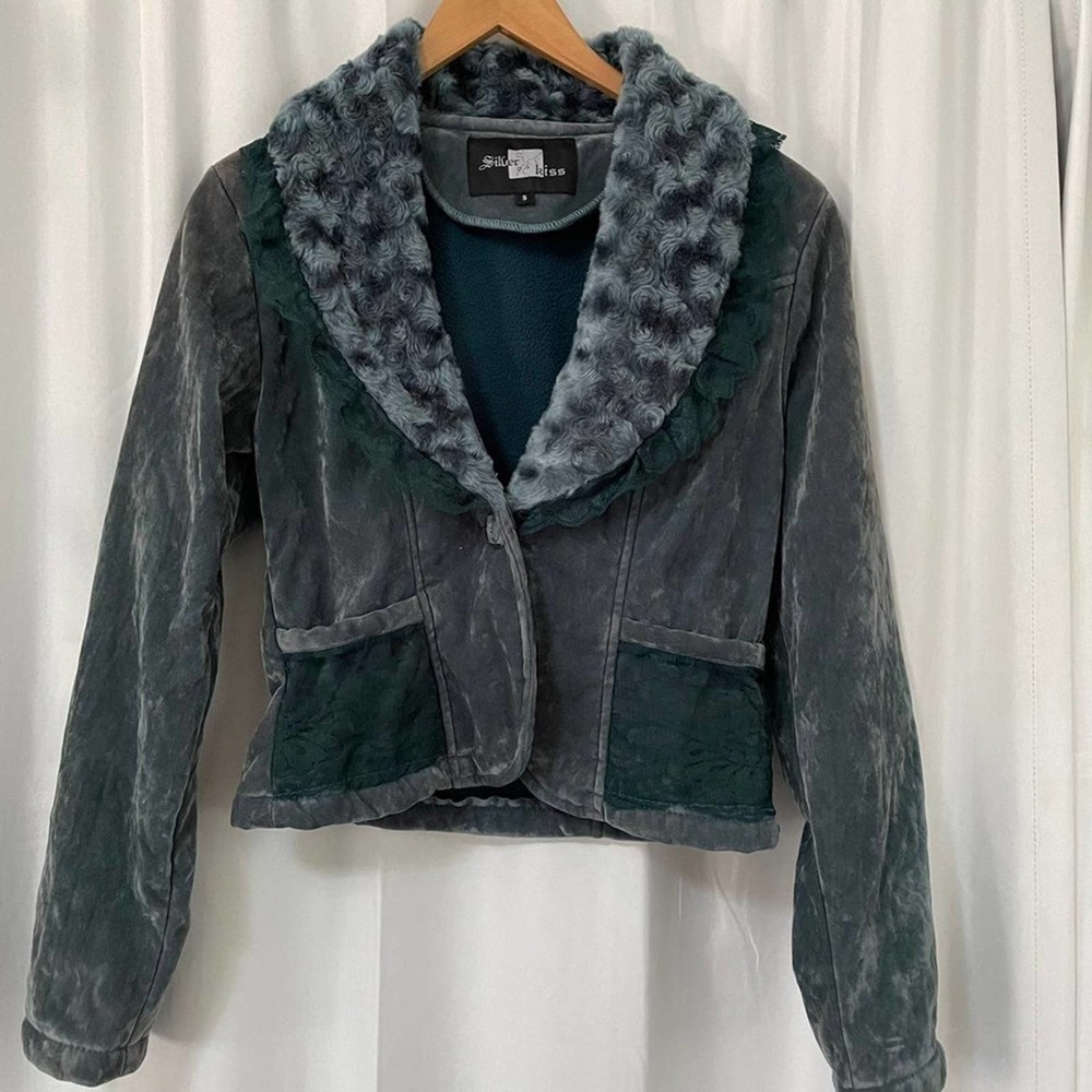 Vintage silver kiss y2k style jacket size small